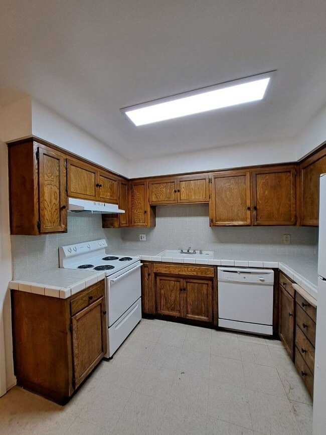 4864 E University Ave in Fresno, CA - Building Photo - Building Photo