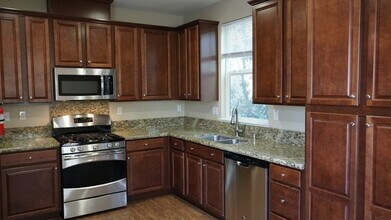 3009 Market St in Roseville, CA - Building Photo - Building Photo