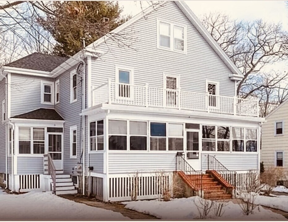 31 Fairview St in Dedham, MA - Building Photo