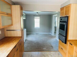 2892 Woodelm Dr in Rochester Hills, MI - Building Photo - Building Photo