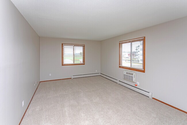 Larpenteur Manor Apartments