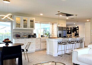 1001 NW 4th Ct in Boca Raton, FL - Building Photo - Building Photo