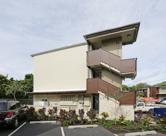 2715 Kolo Pl in Honolulu, HI - Building Photo - Building Photo