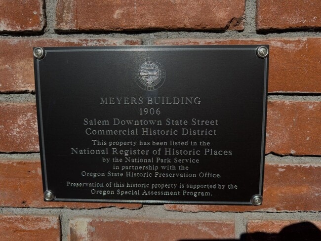 455 Court St NE in Salem, OR - Building Photo - Building Photo