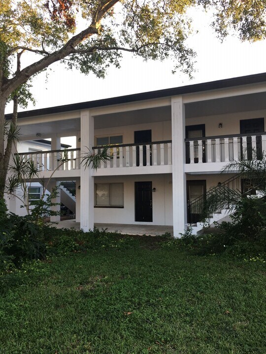 122-3700 Haines Rd N in St. Petersburg, FL - Building Photo