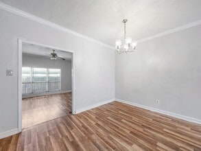 7700 Creekbend Dr in Houston, TX - Building Photo - Building Photo