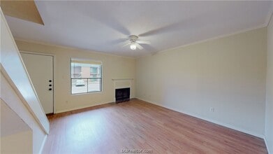 904 University Oaks Blvd, Unit 80 in College Station, TX - Foto de edificio - Building Photo