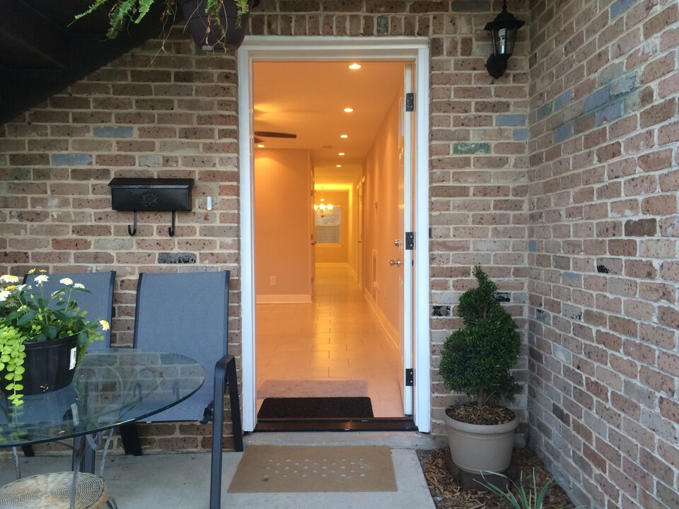 244 14th St, Unit 244 14th downstairs in New Orleans, LA - Building Photo