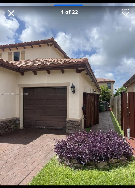 property at 3530 SE 4th St