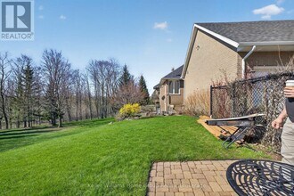 23 Fox Run Dr in Puslinch, ON - Building Photo - Building Photo