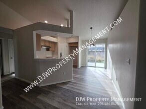 13305 W Foxfire Ct in Boise, ID - Building Photo - Building Photo