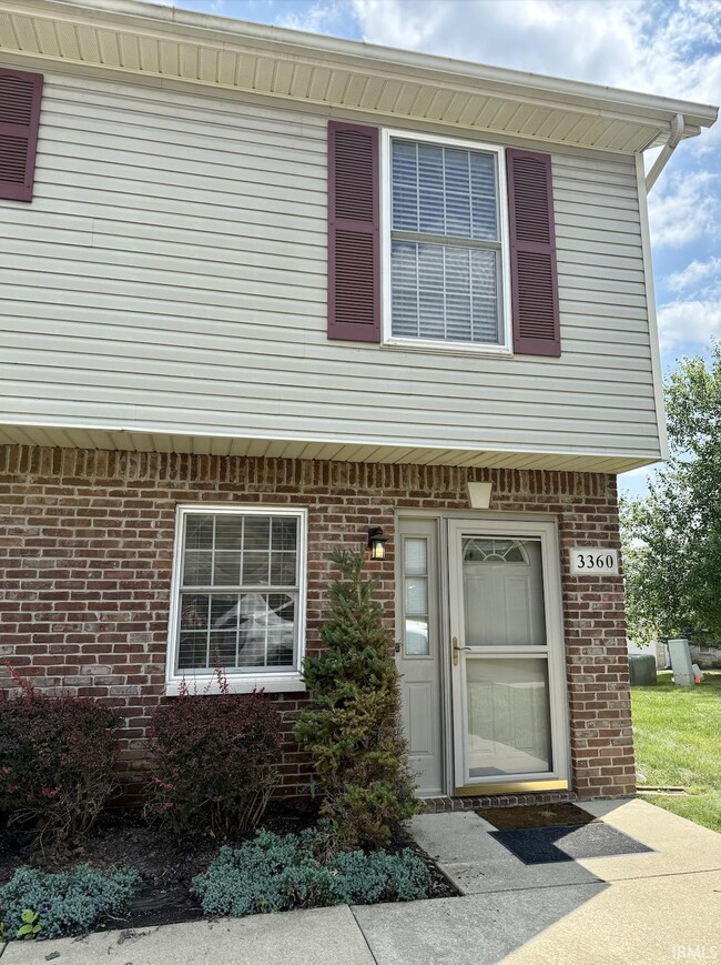 3360 S Oaklawn Cir