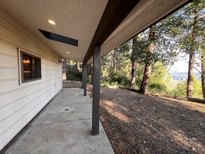 19818 Scotts Flat Rd in Nevada City, CA - Building Photo - Building Photo