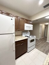 1611 Green Ln in Lantana, FL - Foto de edificio - Building Photo