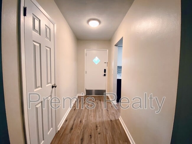 1121 Mary Jane Ln in Dunedin, FL - Building Photo - Building Photo