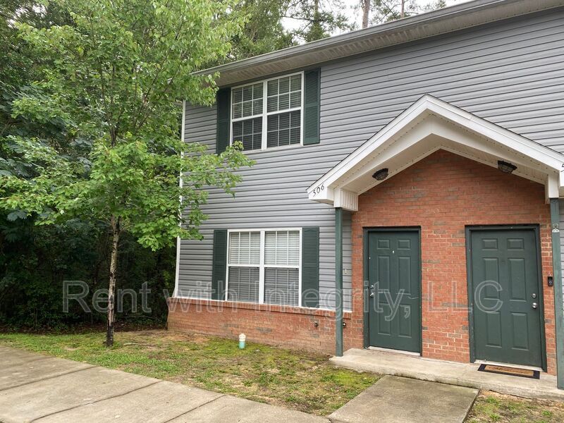 2403 Hartsfield Rd in Tallahassee, FL - Building Photo