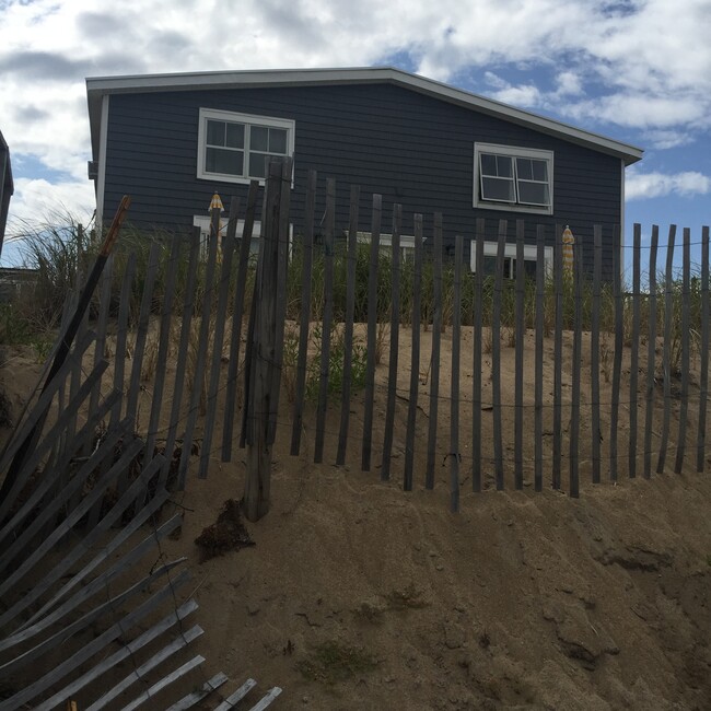 146 Central Ave, Unit 1 L in Salisbury, MA - Foto de edificio - Building Photo