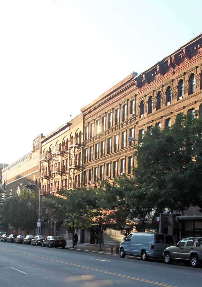 220-226 W 116th St in New York, NY - Foto de edificio - Building Photo