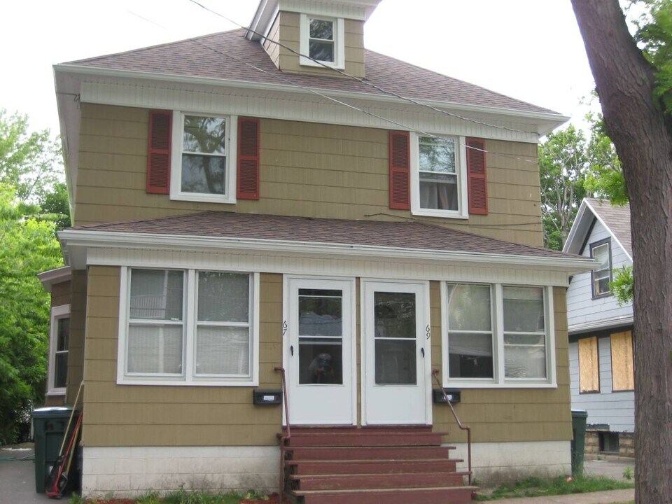 69 Baycliff Dr in Rochester, NY - Building Photo