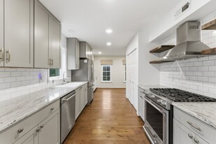 210 73rd St in Virginia Beach, VA - Building Photo