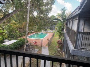 8986 W Sample Rd, Unit 8986 in Coral Springs, FL - Foto de edificio - Building Photo