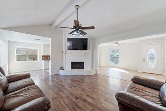 9622 Birsay St in Spring, TX - Foto de edificio - Building Photo