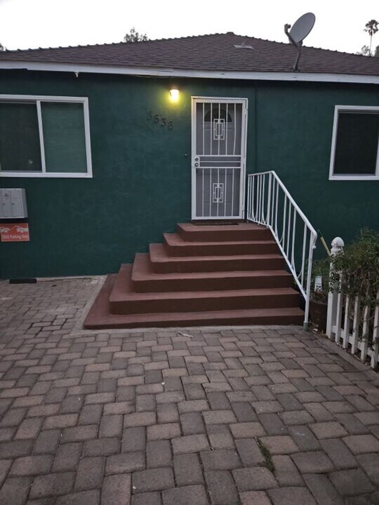 3536 Curlew St in San Diego, CA - Foto de edificio