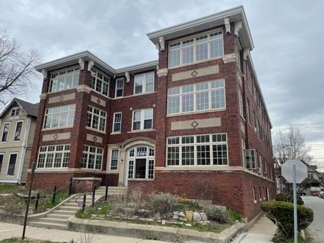 property at 2101 N Pennsylvania St
