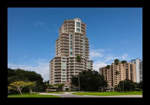 The Alagon on Bayshore Apartments