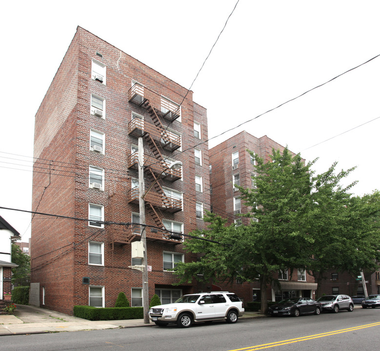 150 Marine Ave in Brooklyn, NY - Foto de edificio