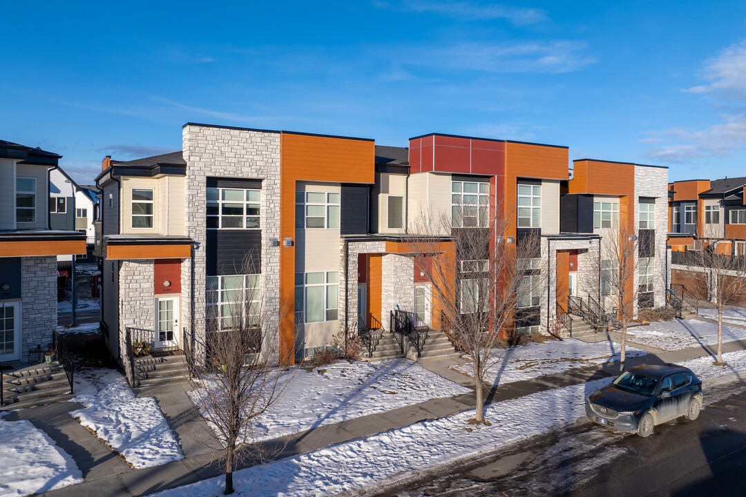 Jade Townhomes in Airdrie, AB - Building Photo