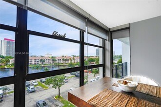 200 Leslie Dr in Hallandale Beach, FL - Building Photo - Building Photo