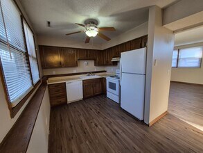 1761-1763 E Lacona Ave in Des Moines, IA - Building Photo - Building Photo