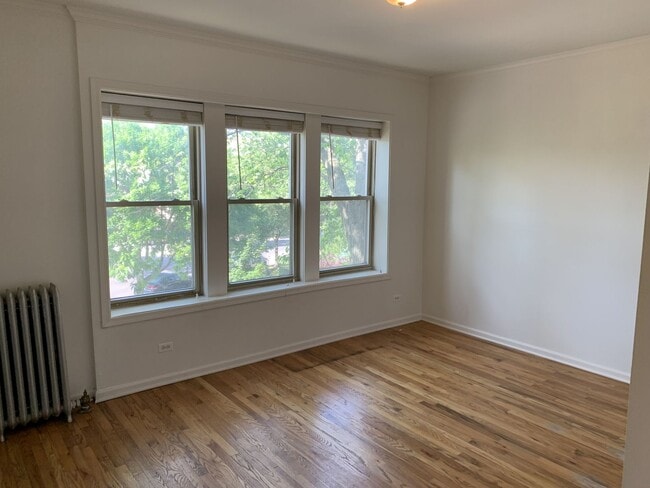 1943 W Chase Ave in Chicago, IL - Building Photo - Building Photo