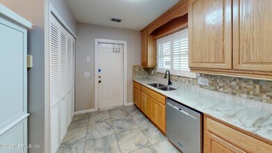 2063 Wax Myrtle Ct in Orange Park, FL - Building Photo - Building Photo
