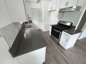 3329 Montrose Ave in Glendale, CA - Building Photo - Building Photo