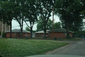 38-48 Bingham Ave in Memphis, TN - Foto de edificio - Building Photo