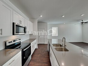 632 N Water St in Henderson, NV - Building Photo - Building Photo