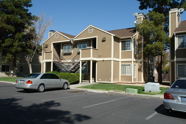 4708 Krissy Louise Way in Las Vegas, NV - Building Photo - Building Photo