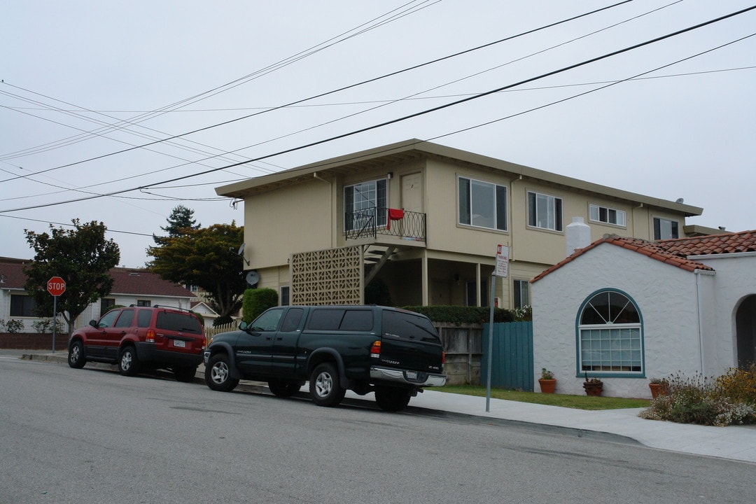 201 Santa Lucia Ave in San Bruno, CA - Building Photo