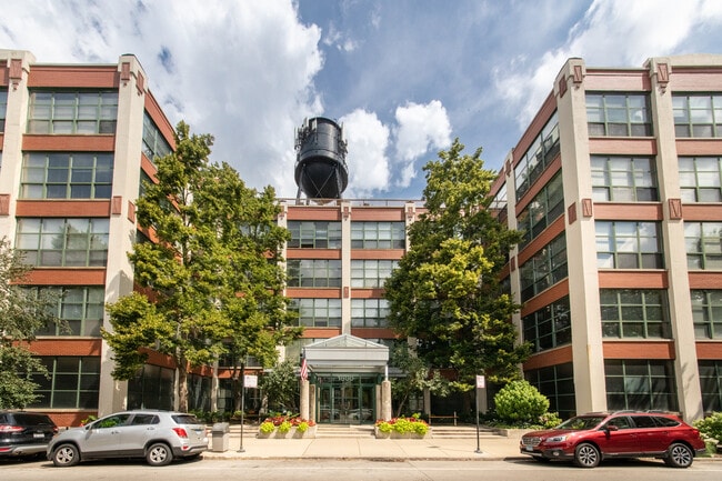 1800 W Roscoe St in Chicago, IL - Building Photo - Building Photo