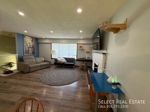 260 Robertson Crescent in Hope, BC - Building Photo - Building Photo