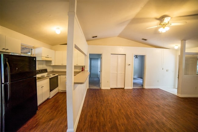 918 NW 3rd Ave in Gainesville, FL - Building Photo - Building Photo