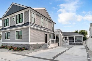 204 E Primrose Rd in Wildwood, NJ - Building Photo