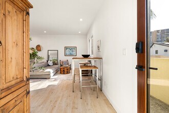 831 Dickson St in Marina Del Rey, CA - Building Photo - Building Photo