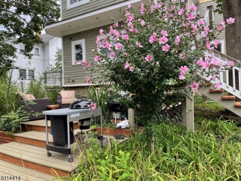 21 Forest St in Montclair, NJ - Building Photo