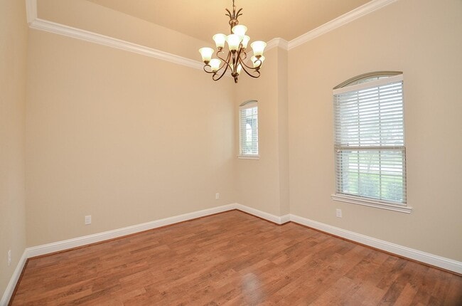 27515 Huggins Crest Ct