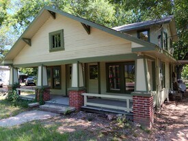112 E Nelson St, Unit upstairs#200 in Longview, TX - Building Photo