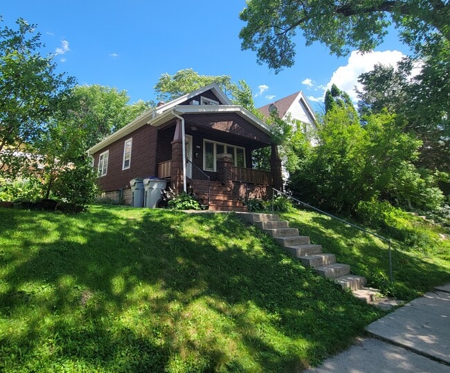 property at 2560 S Austin St