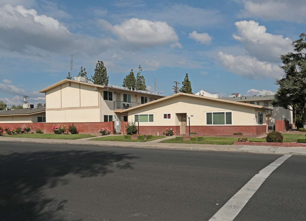 Fernbrook Apartments in Clovis, CA - Building Photo